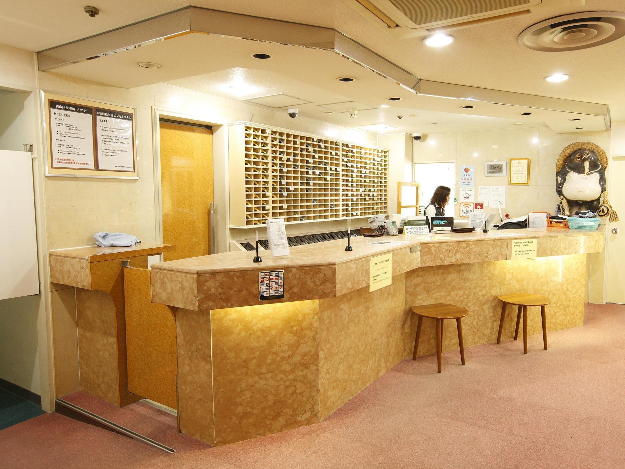 Shinjuku Kuyakusho-mae Capsule Hotel Tokyo Bagian luar foto