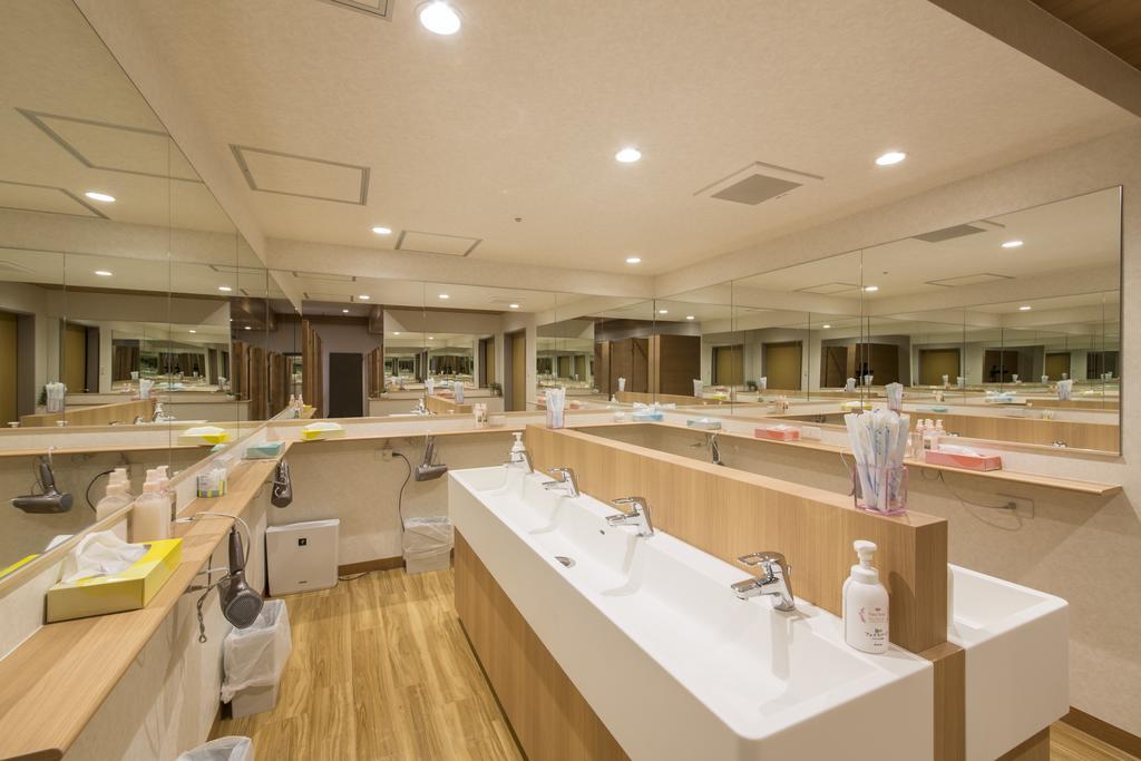 Shinjuku Kuyakusho-mae Capsule Hotel Tokyo Bagian luar foto