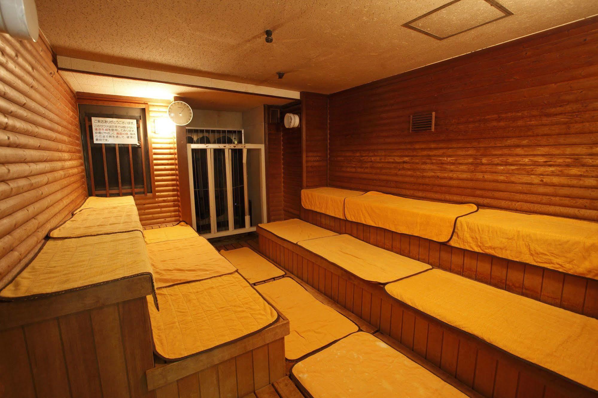 Shinjuku Kuyakusho-mae Capsule Hotel Tokyo Bagian luar foto