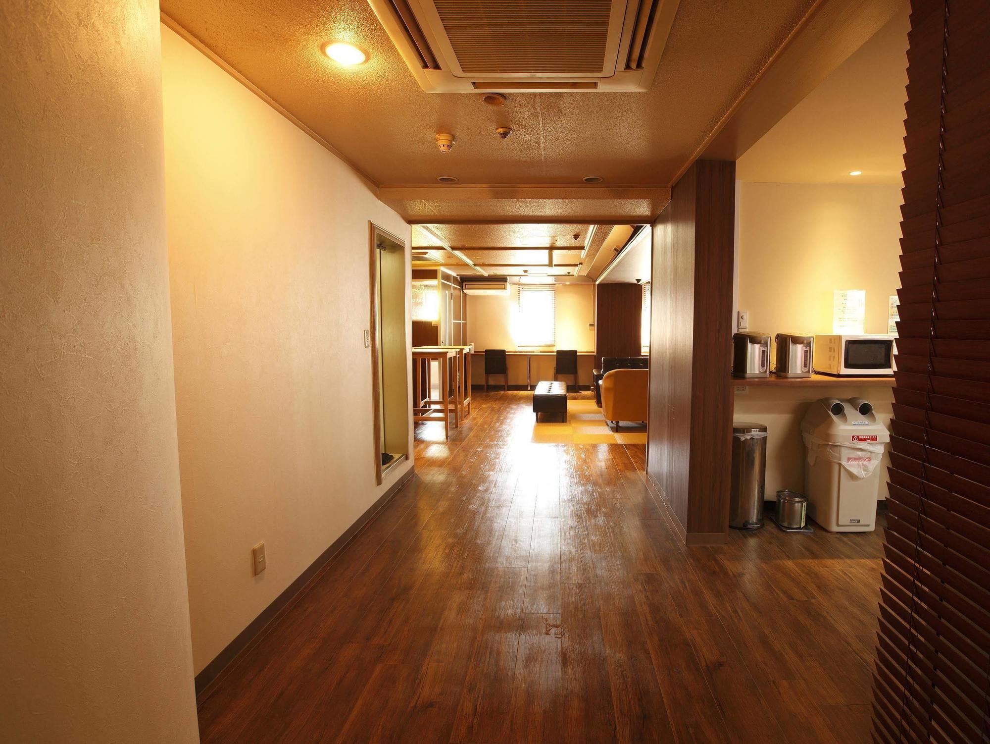 Shinjuku Kuyakusho-mae Capsule Hotel Tokyo Bagian luar foto
