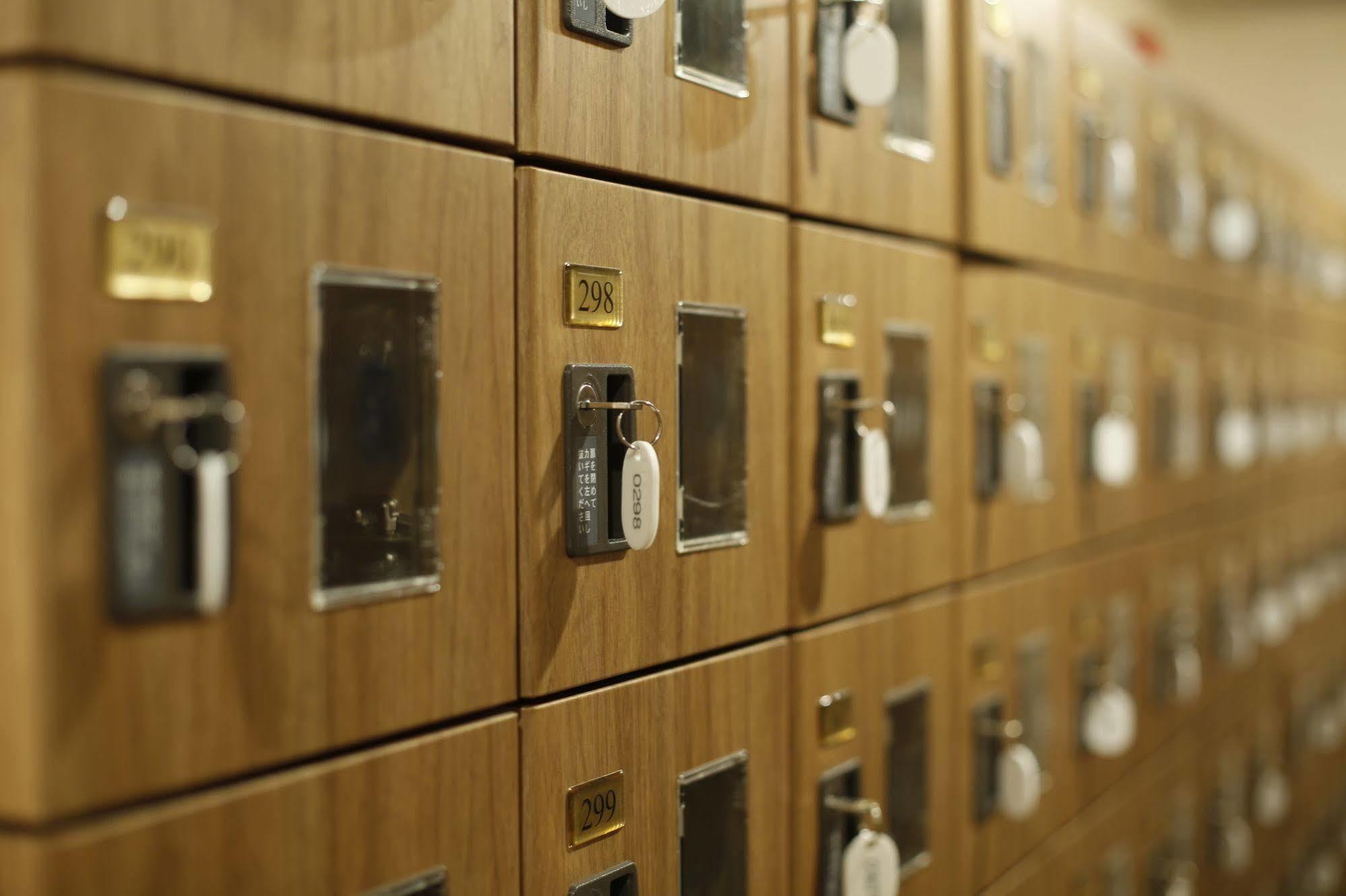 Shinjuku Kuyakusho-mae Capsule Hotel Tokyo Bagian luar foto
