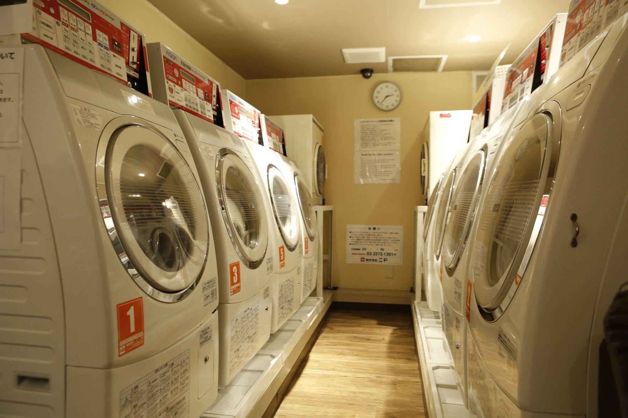 Shinjuku Kuyakusho-mae Capsule Hotel Tokyo Bagian luar foto